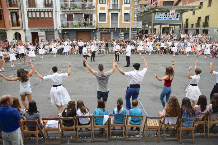 soka dantza santioak villabo 92 1532545532636