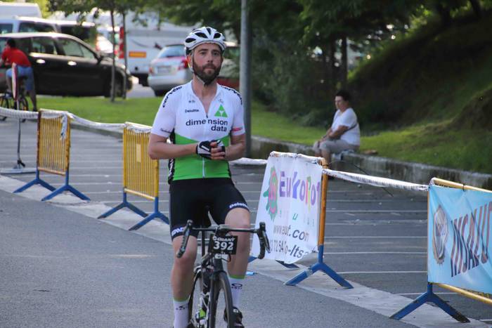 Gurpil gainean, Abraham Olan 20 1559487018853