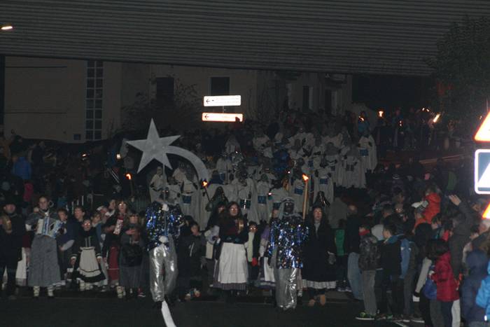 VILLABONAKO ERREGE MAGOEN DESFILEA 2017 2 1483975973864