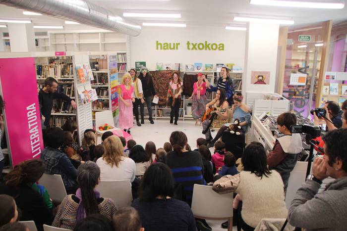 Aizan taldekoen ipuin kontak 7 1489840844530