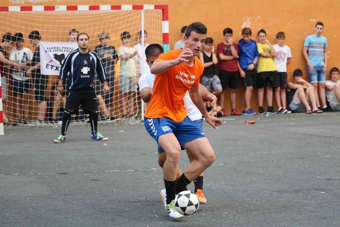 Antrax taldeak irabazi du Sa 74 1532516108238