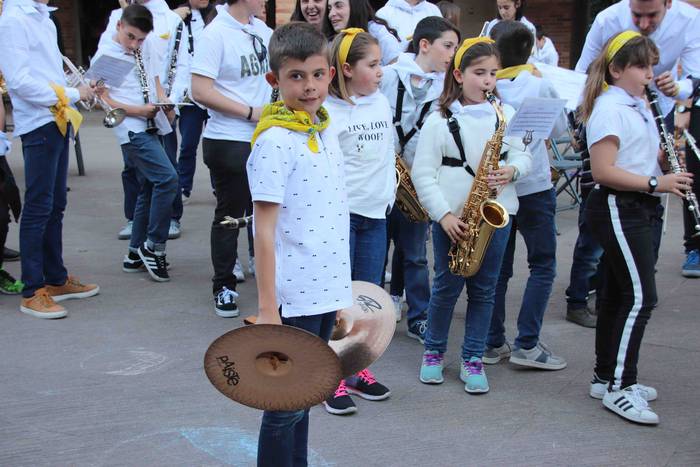 Banda Topaketa AV400Urte 3 1553970370778