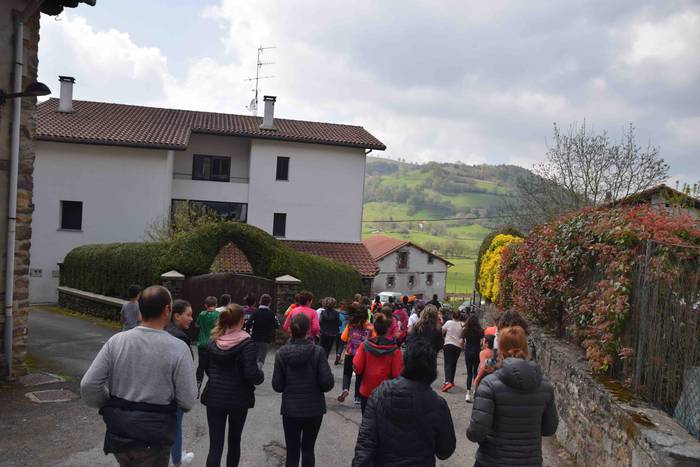 Eskuz esku ibili dute lekuko 13 1555085917334