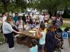 «Familia handi bat osatzen dugu»