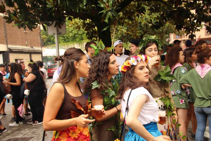 Irudimena airean, gazteen po 35 1564164163341