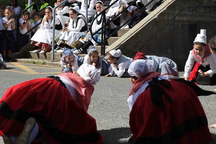 Dantzari eguna ari dira ospa 25 1652614048487