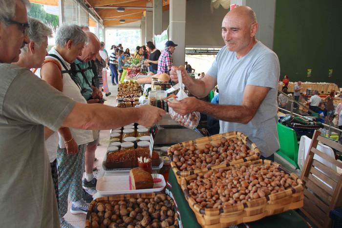 Zizurkil herrigunea Azoka Be 8 1570974676646