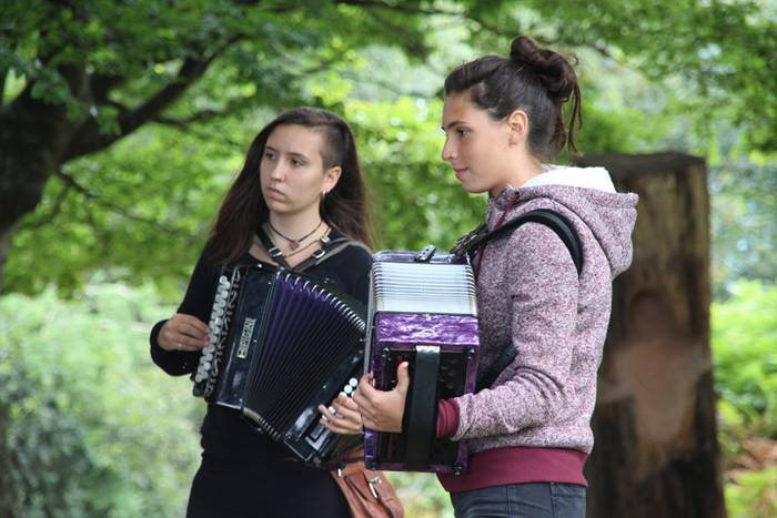 Mugak senidetzeei bide eman  7 1503145388679