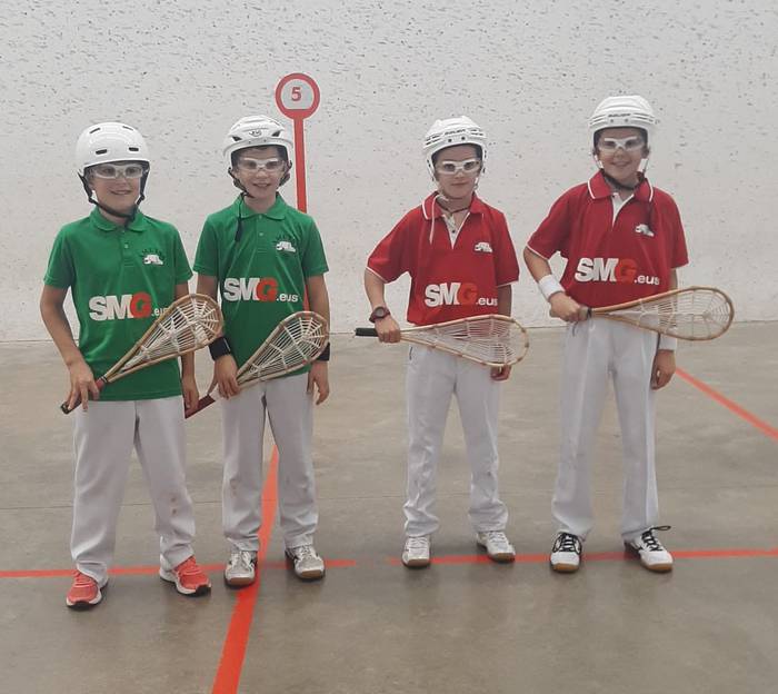 Xareko bete-beteko igandea izan genuen  atzokoa Hazparnen eta Urruñan