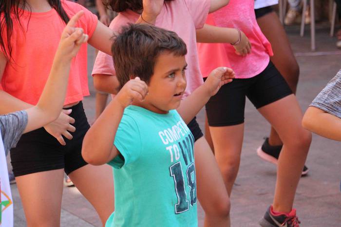 Tripa beteta, dantzan pasa d 86 1563205362238