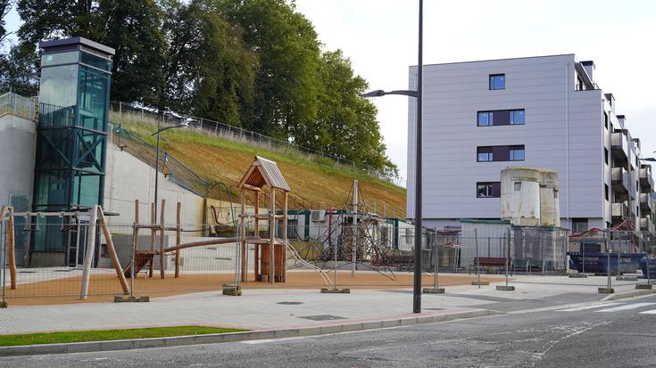 Hasi dira Iurramendi kaleko etxebizitza tasatuetako giltzak ematen