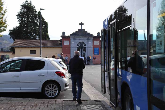 Santu Guztien eguna neurri b 20 1604226361238