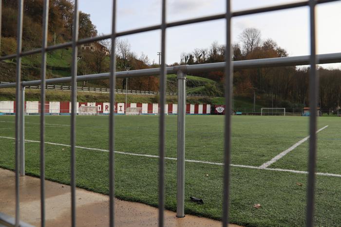 Harmailak eraikiko dituzte Alegiako Elorri futbol zelaian