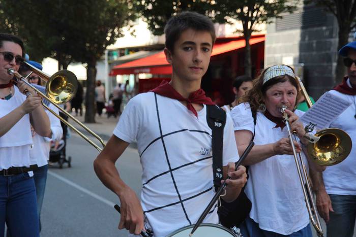 Bero sargoria, sagardoz bust 17 1532981534106