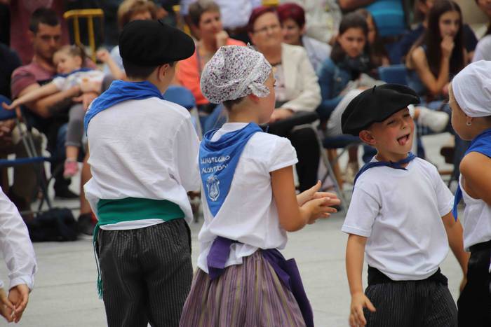 Dantzak, txistuak eta trikit 29 1565549085327