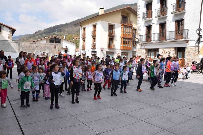 Eskuz esku ibili dute lekuko 42 1555085951591