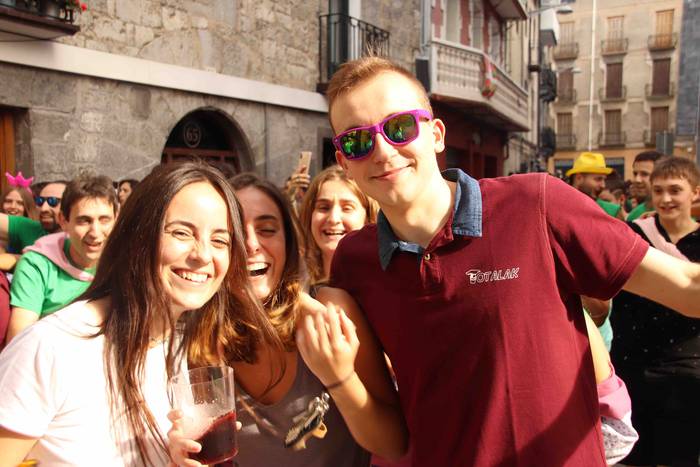 Kalean gora eta behera, kuad 96 1564506853108