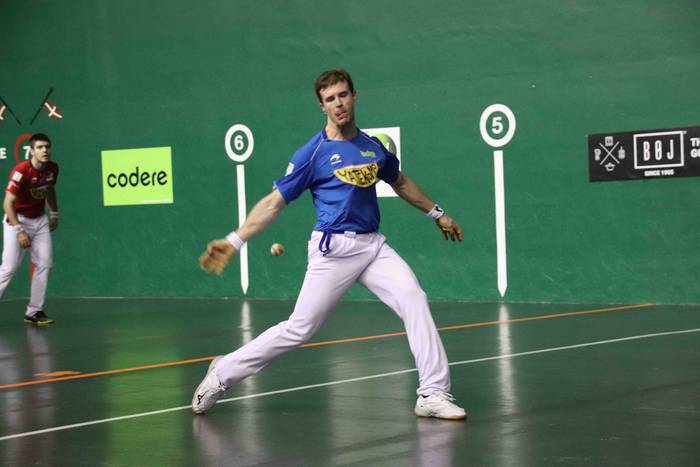 Jaka eta Artola, lehen postu 25 1576521591043