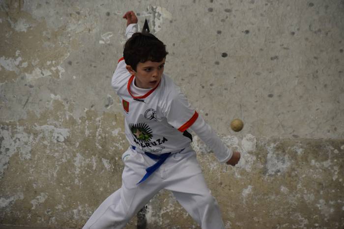 Dotore aritu dira benjaminak 16 1527271729915