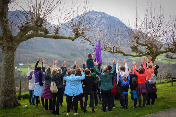 Ibilian aurrera pausoak eman 3 1583762436288