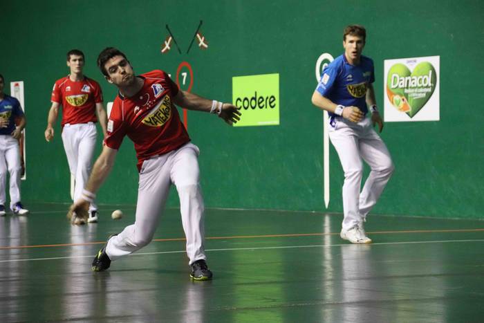 Jaka eta Artola, lehen postu 11 1576521580149