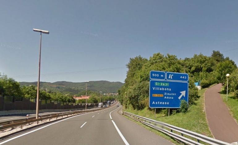 Motorzale bat hil da N-1 errepidean, Villabona parean