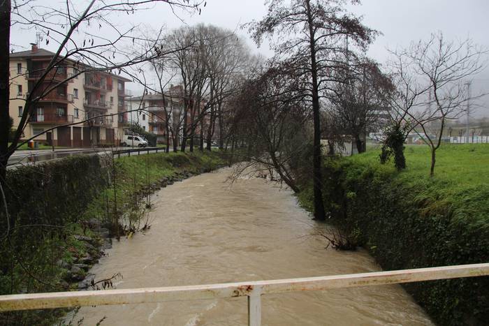 Astelehena, gainezka 20 1484571411757