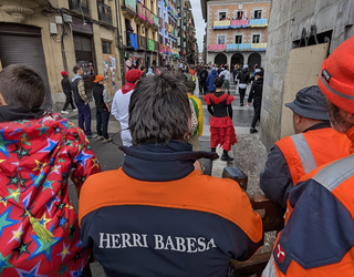 Herri Babeserako boluntario bila