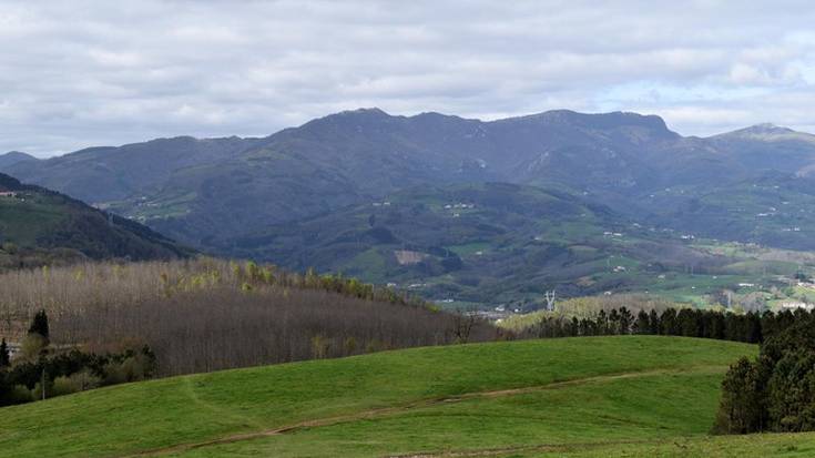 Amasamendira mendi martxan egingo dute igandean