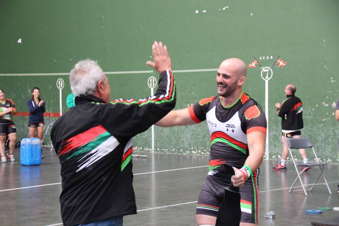 Eskerrik asko, Batis 46 1505571429582