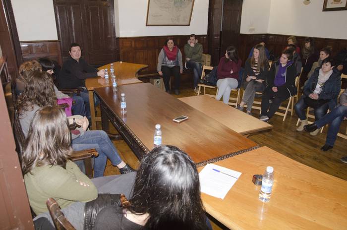 Emakumea eta kirola mahai in 12 1488885132367