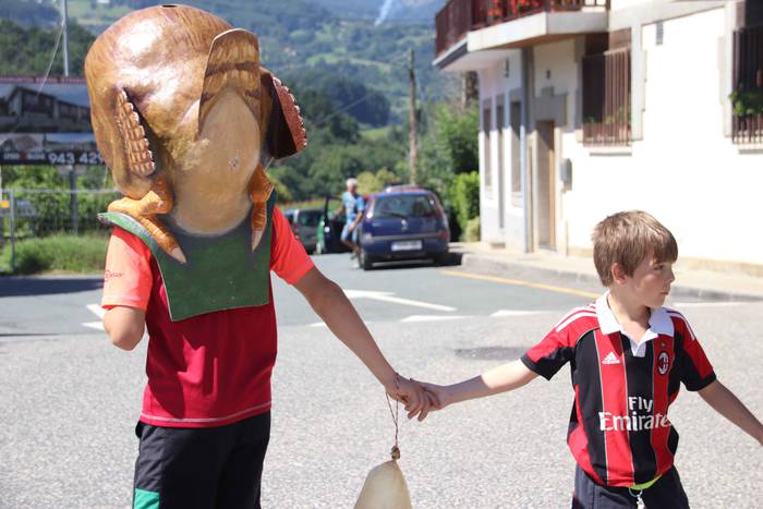 Txikiak buruhandiei ihesi ib 32 1566045841121