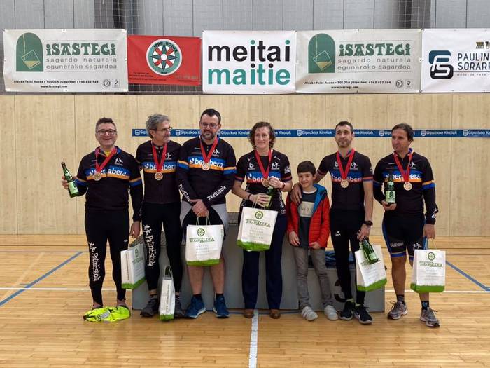 V. Irristaka Indoor Saria 3 1577393171135