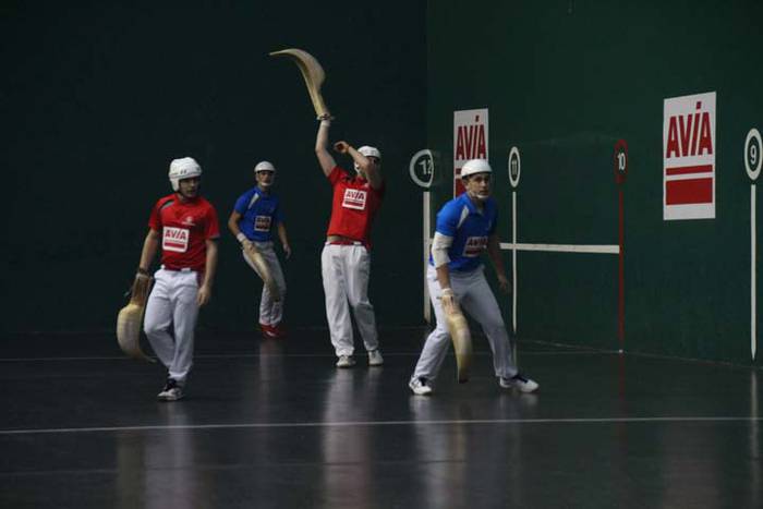 ZESTA PUNTA ELOLAREN OROIMEN 88 1512735758661