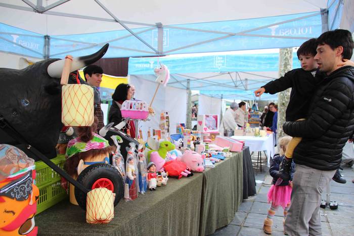 Gabonetako azokak jende asko 51 1576941774842