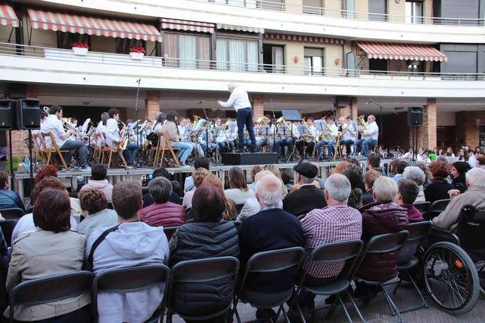 Banda Topaketa AV400Urte 33 1553970421108