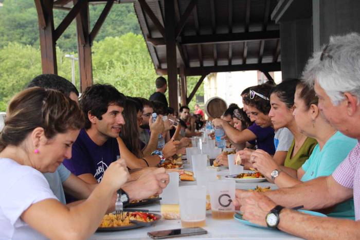 Paella, kuadrilla eguneko er 16 1565447295903