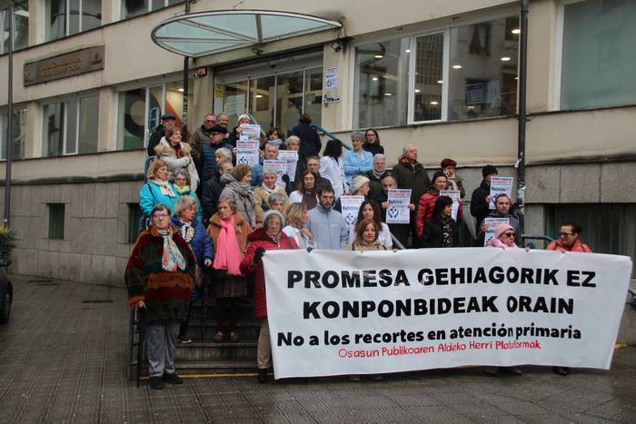 «Arrisku larrian jartzen dute herritarren osasuna»
