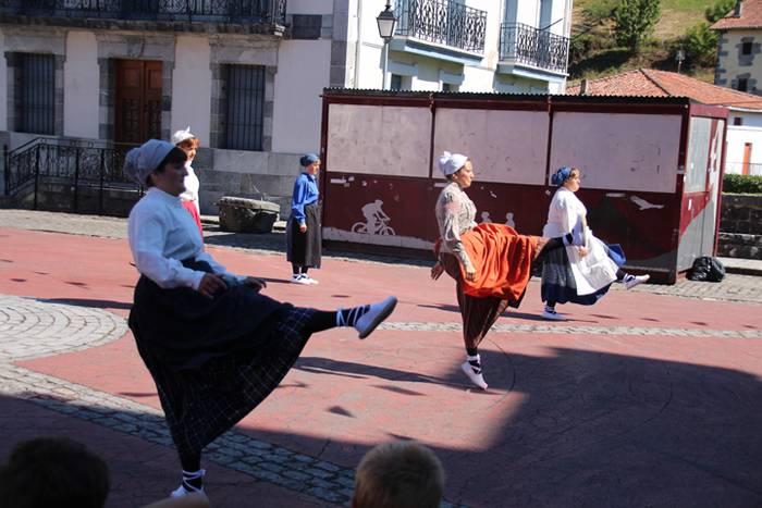 Dantza, bidania 3 1472039739428