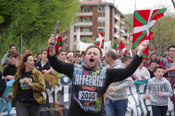 22. Korrika, furgonetatik, T 44 1649420185549