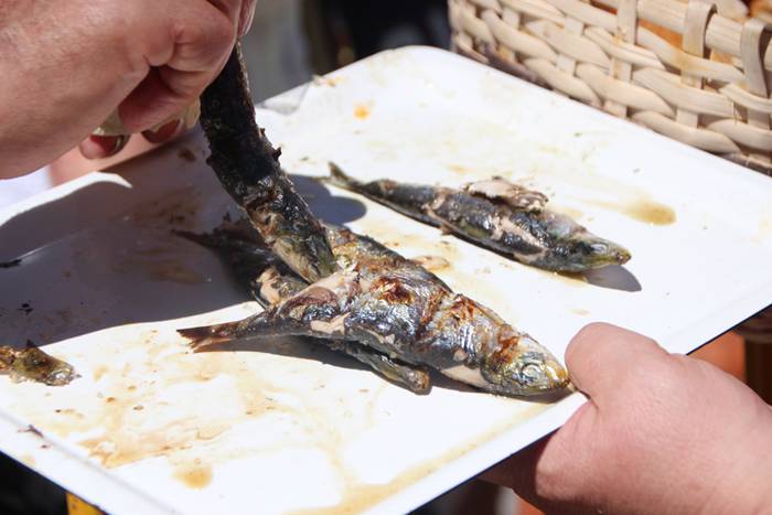 Haurrak jolasean, helduak jan eta edanean 68 1468672476593