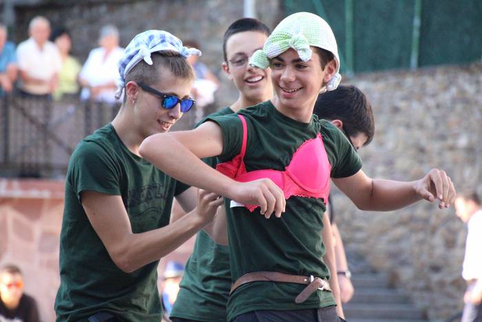 Lehiatik gutxi, festatik ask 40 1534074198220