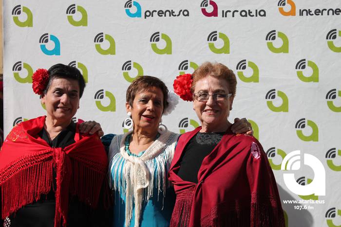 Photocoll-ean jartzeak saria 52 1488130167811