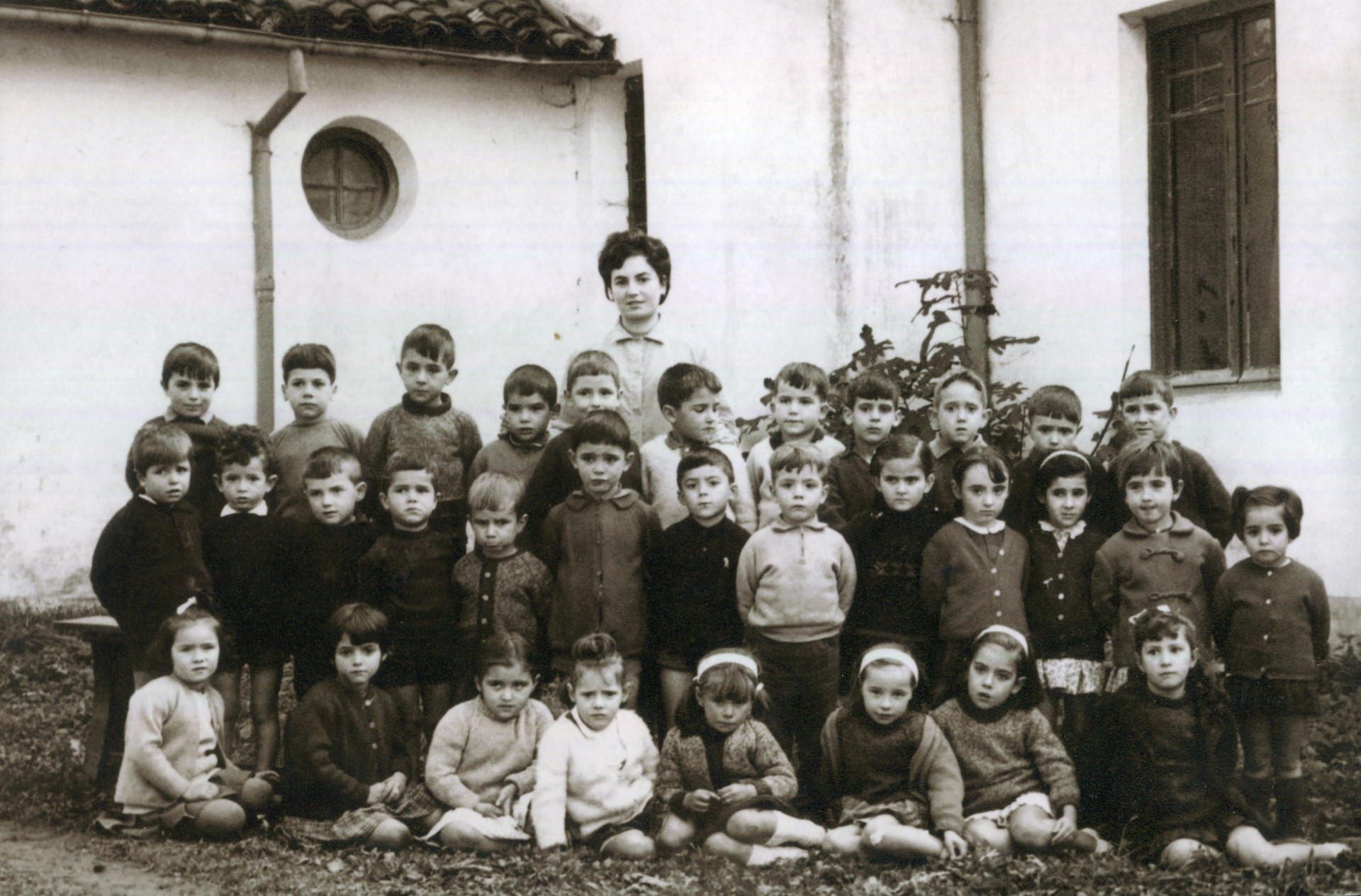 80 urte baino gehiago Alegia eta Altzoren zerbitzura