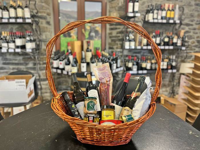 Bertako produktuen sortak, ardoz hornituak