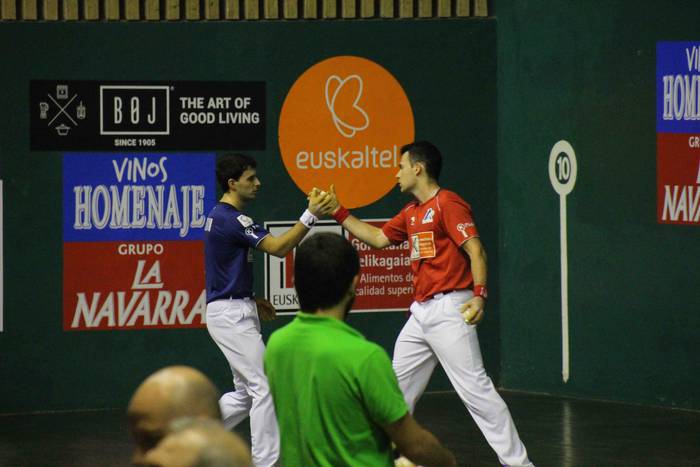 Bi maisu handi, katedralean 8 1571600476241