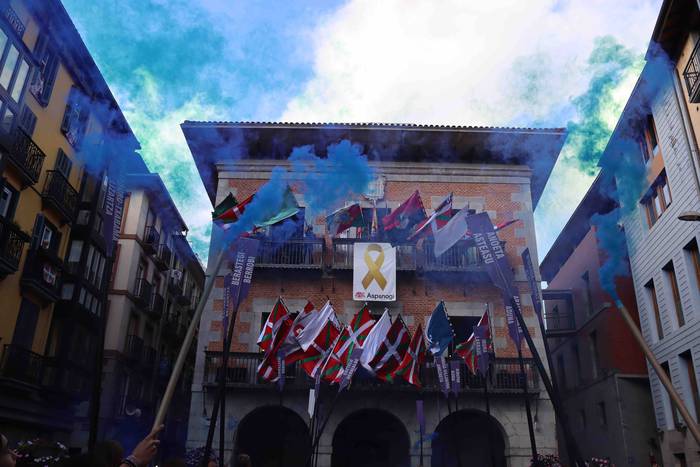 Tolosa urdinez jantzi da 1 1632073490305