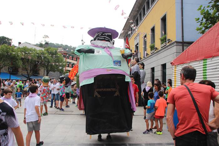 Morea nagusi plazan eta balk 30 1503489265915