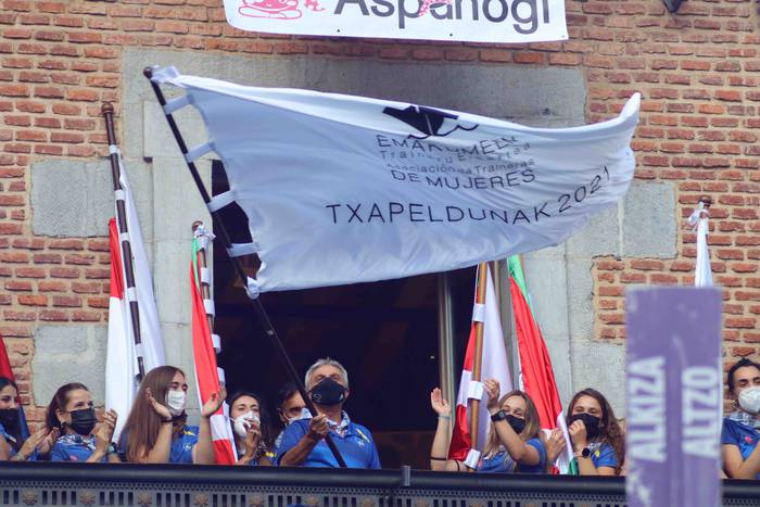 Tolosa urdinez jantzi da 46 1632073509880