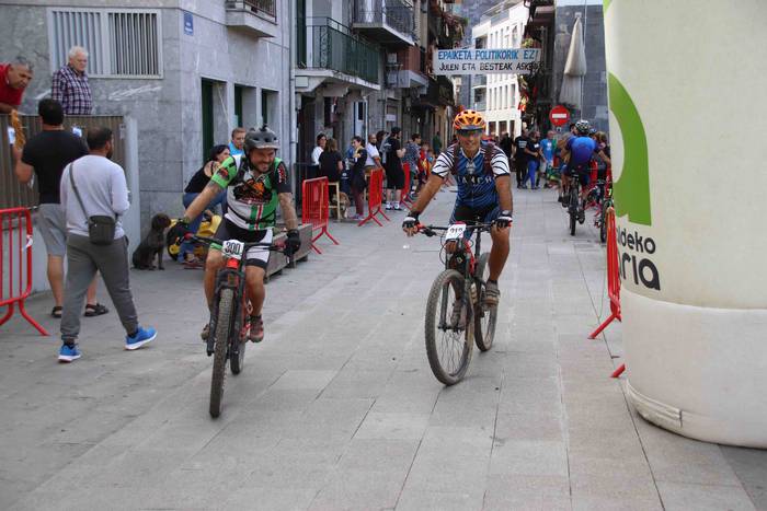 Irrintzi Txirrindularitza El 51 1633182233424